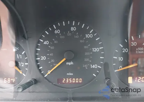 2000 Mercedes-Benz Ml 320 z USA, uszkodzony, nr VIN 4JGAB54E2YA166670